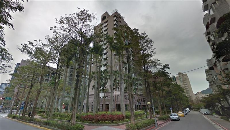 有錢人也很省？逾20年老豪宅頻成交