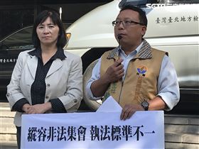 ▲台聯周倪安及潘厚勳赴北檢，對台北市警局長陳嘉昌提告瀆職。（圖／記者楊佩琪攝）