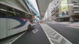 公車違規急切　新手女騎士驚嚇險撞車
