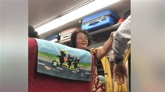 影／行李擋道被勸　大媽嗆列車長孬種