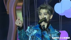 畢書盡擔任統一時代百貨點燈開唱嘉賓。