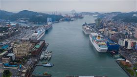 5郵輪同時靠泊基隆港　估年底旅客突破95萬人5艘郵輪3日上午同時靠泊基隆港，台灣港務公司預估年底將突破95萬人造訪基隆港，全年產值超過新台幣54億元。（基隆市政府提供）中央社記者王朝鈺傳真　108年11月3日