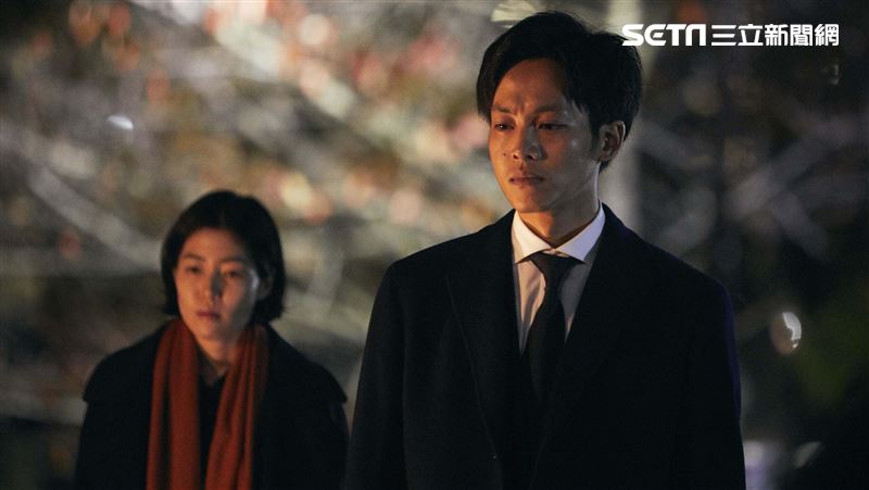 挑戰政治醜聞！女星父親竟「被自殺」