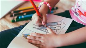 女童,回擊,打給你爸,媽媽,母女,醫院,點滴,爆廢公社