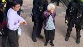 中國,廖亦武,香港,港警,反送中,推特,大陸,逮捕,武裝,阿嬤,鎮壓,　圖／翻攝自推特