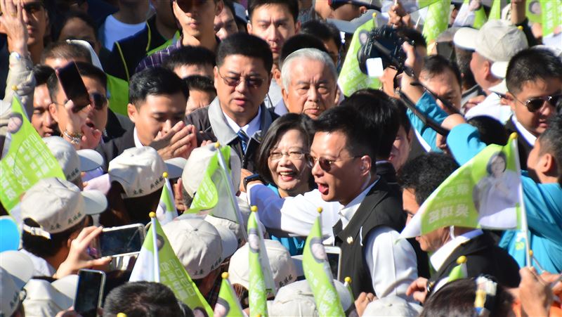 蔡：持續顧幼老　鼓勵年輕人敢生敢養
