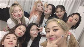 TWICE在「軍中情人」中有四人上名次。（圖／翻攝自TWICE IG）