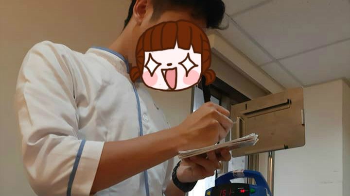 天菜護理師曝光！熟女暴動：我也病了