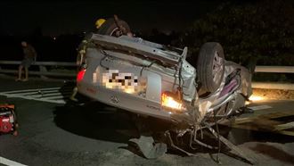 台東發生翻車！駕駛腦漿溢出1死1傷