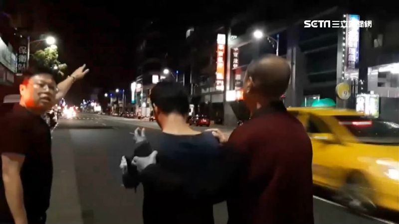 不甘被分手持刀砍人！熱心伯幫警抓嫌