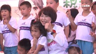 搶攻親子選票！陳亭妃伴玩當孩子王