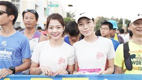 多圖嬌點／美女空姐跑馬拉松　遠航澎湖鳴槍4300人開跑
遠東航空