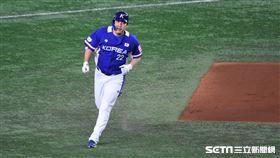 12強冠軍戰日韓大戰韓國金賢洙全壘打。（圖／記者王怡翔攝影）