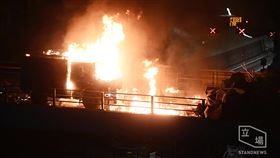 16:9
港人反抗／港警動用「聲波炮」強攻理工大　台灣記者中彈！
1117理工大
圖／翻攝自Stand News 立場新聞