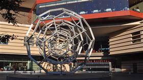 史丹佛醫院以科技打造全新醫療照護歷時10年規劃興建的史丹佛大學附設醫院新院館，融合多項前衛的醫療科技、增加照護面積與安全，打造未來世代的指標醫院。中央社記者周世惠舊金山攝　108年11月18日