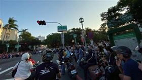 林志玲婚禮人潮，翻攝自批踢踢