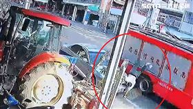草屯消防車　撞人