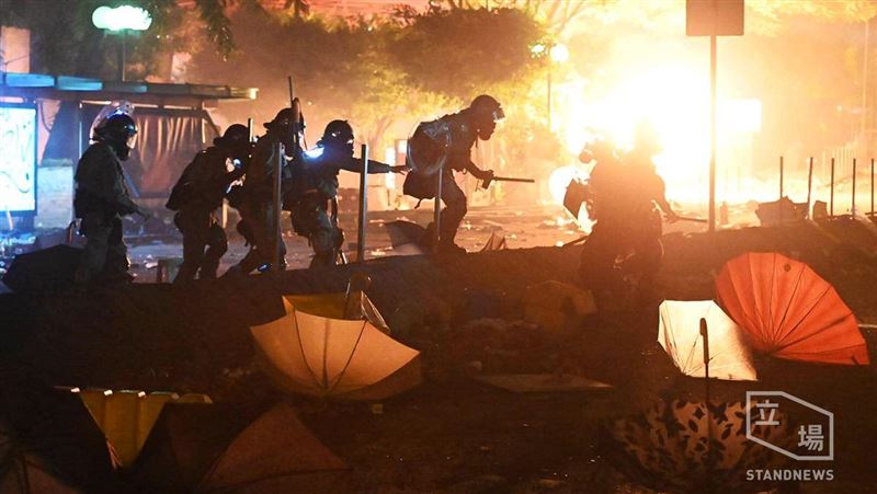 台灣學生困理大17小時求救：好害怕