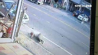 南投消防車救完火　回程撞飛路人命危