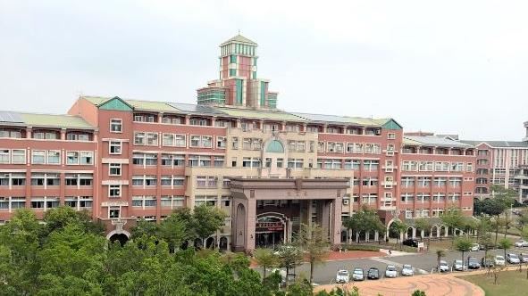 媽就是學校董事長　雙兒年薪近兩百萬