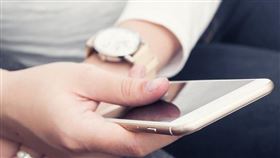 跨境網購如有產品瑕疵可找消保官，貨到付款爭議可向貨運業者反映，遇網購詐騙則向警察報案，若想進一步自保，可下載APP做實名通關。（示意圖／圖取自Pixabay圖庫）
