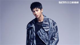 余非凡,王陽明,海霧驚濤駭浪/海王天璽提供