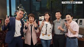 左起：公民教師黃益中、永齡基金會顧問郭昕宜、民進黨臺北市議員許淑華。
吳敦義為立委席次落淚，引發網友KUSO每日一詞「吳哥哭」。
黃益中表示時代力量黃國昌進不分區岌岌可危。