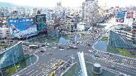 高捷美麗島站玻璃帷幕光害惹議