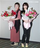 L-Ain、陳亞蘭相互獻花為對方加油。（記者邱榮吉/攝影）