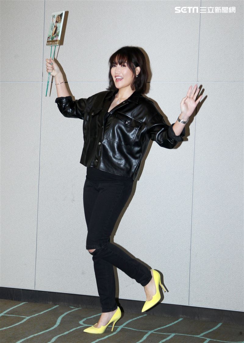 A-Lin坦言接到邀約演唱忠孝節義第三單元主題曲時相當驚訝。（記者邱榮吉/攝影）