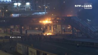 香港警署前投汽油彈 疑縱火無人傷亡