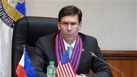 美國國防部長艾斯培訪菲美國國防部長艾斯培（Mark Esper）19日訪問菲律賓，與菲律賓國防部長羅倫沙納會面，並重申美國對菲美共同防禦條約的承諾。中央社記者陳妍君馬尼拉攝 108年11月19日