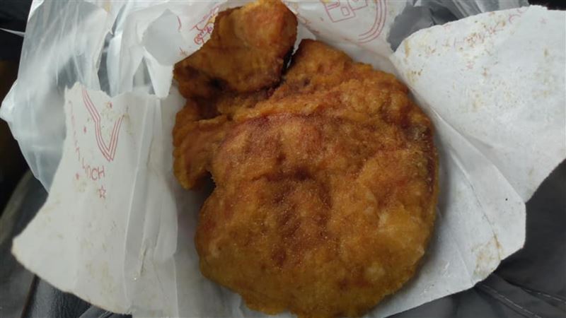 雞排大縮水　他拿量尺精算結果超傻眼