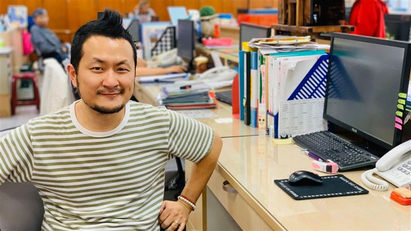 九把刀一句話挺港！反被酸又不是偷吃