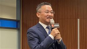 微星產品線追求平衡發展 降低淡旺季影響電競大廠微星19日宣布與手遊模擬器廠龍頭BlueStacks策略結盟，微星總經理江勝昌表示，微星未來營運希望不只靠一個產品線，而是追求平衡發展，藉此降低淡旺季對業績的影響。中央社記者吳家豪攝 108年11月19日