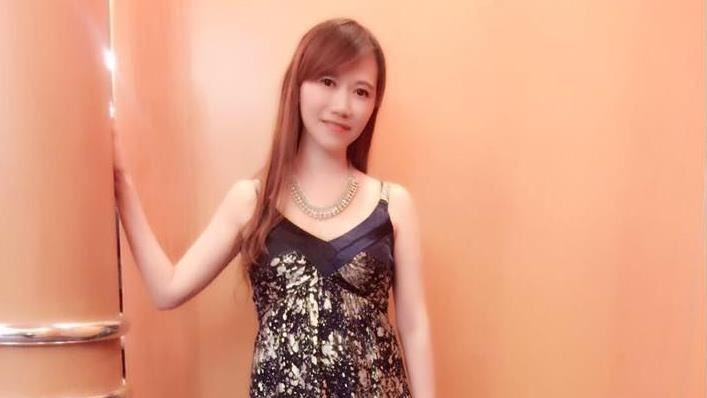 「空中飄錢」美魔女驚：竟只有我看到