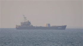 有網友日發現，海軍高雄號登陸艦（LCC-1），艦上疑似安裝了一座大型的雷達塔，引發熱議認為視台版神盾，翻攝自mobile01