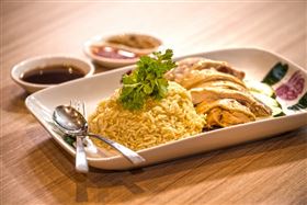 ▲在台灣也經常看見的海南雞飯，可說是馬來西亞華人的「滷肉飯」等級國民美食。（圖／馬來西亞觀光局）