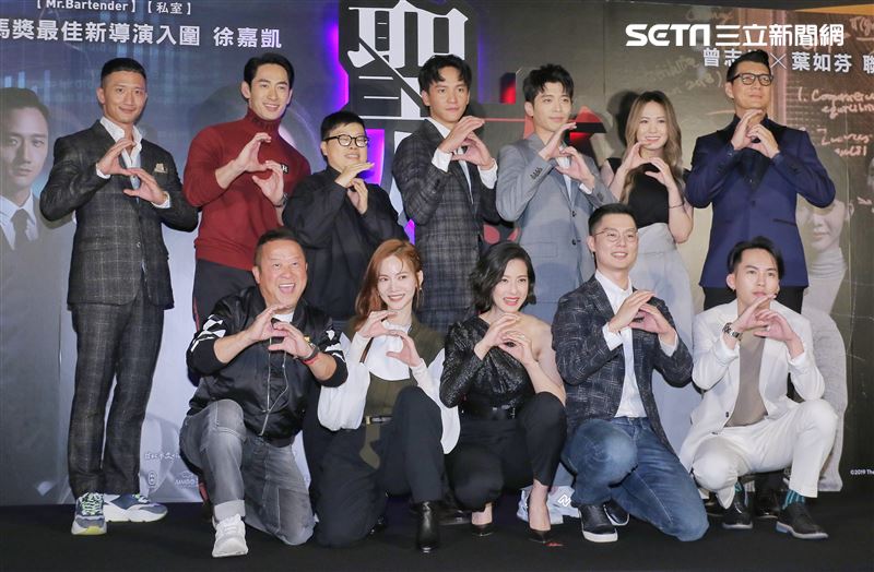 《聖人大盜》首映會，全體演員合影。（圖／記者林士傑攝影）