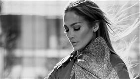美國精品品牌Coach宣布，由女星珍妮佛蘿培茲（Jennifer Lopez）擔任代言人。（coach提供）
