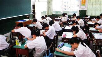 演講吐「讀書就是為了錢」！副教授被嗆爆