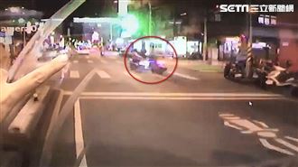 機車對撞外送員命危　驚悚對撞畫面曝