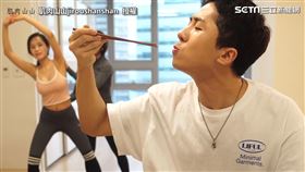 淘氣弟狂烤肉飄香氣引誘健身姊　教練這舉動笑倒網友