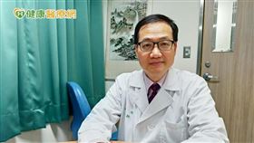 姚明醫師表示，正常的骨髓幹細胞製造淋巴球後，會分化成熟至各器官作用，當其在最不成熟階段中發生惡性變化，就會發展成急性淋巴性白血病。