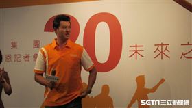 ▲訊聯生技董事長蔡政憲富邦悍將王建民幹細胞。（圖／記者蕭保祥攝影）