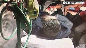 巡山員槍傷,手臂骨折,救護車上畫面