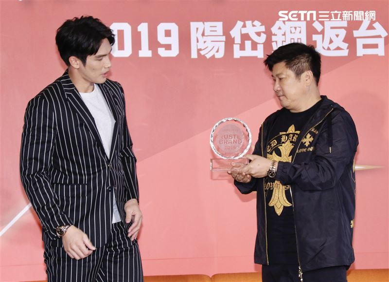 胡瓜出席陽岱鋼返台記者會。（圖/記者林聖凱攝影）