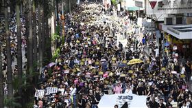 香港,反送中,白衣人,血洗元朗,林鄭月娥,黑警