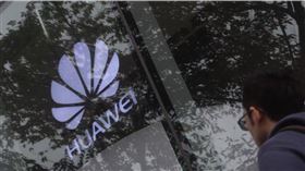 美國兩黨15位聯邦參議員21日敦促商務部停止對與中國華為公司做生意的美國企業發出許可證，表示此舉恐會危及國安。（中央社檔案照片）