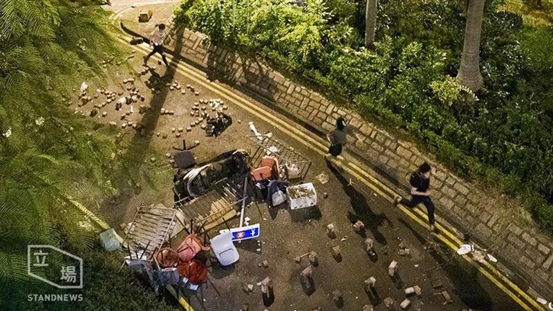 衛生極惡劣！港理大凌晨再有6人自首